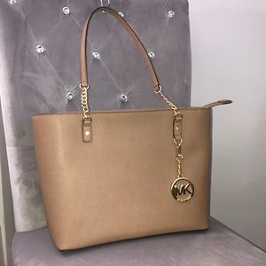 GORGEOUS MK TOTE ✨😍